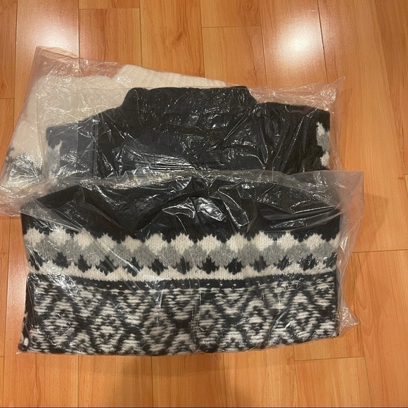 Free People Chunky Knit Cowl Neck Sweater NWT - Picture 6 of 6